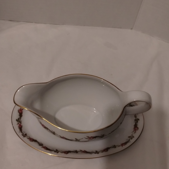 Gravy Boat W/Attached Underplate - Picture 11 of 13